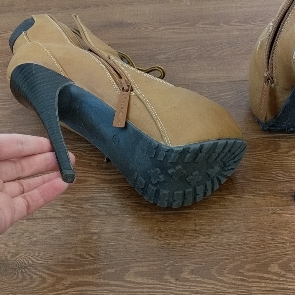 High heels - Picture 3 of 5